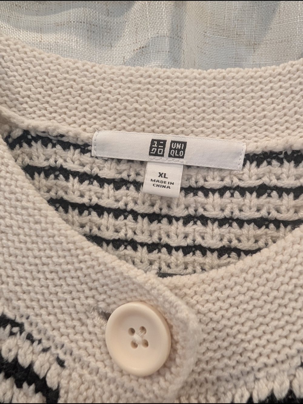 Uniqlo Black and Cream Striped Button Cardigan - Picture 4 of 4